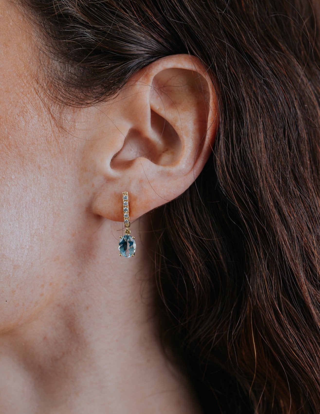 Par de Aros Oro Amarillo Diamantes