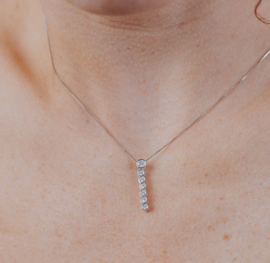 Collar Lágrimas Oro Blanco y Diamantes