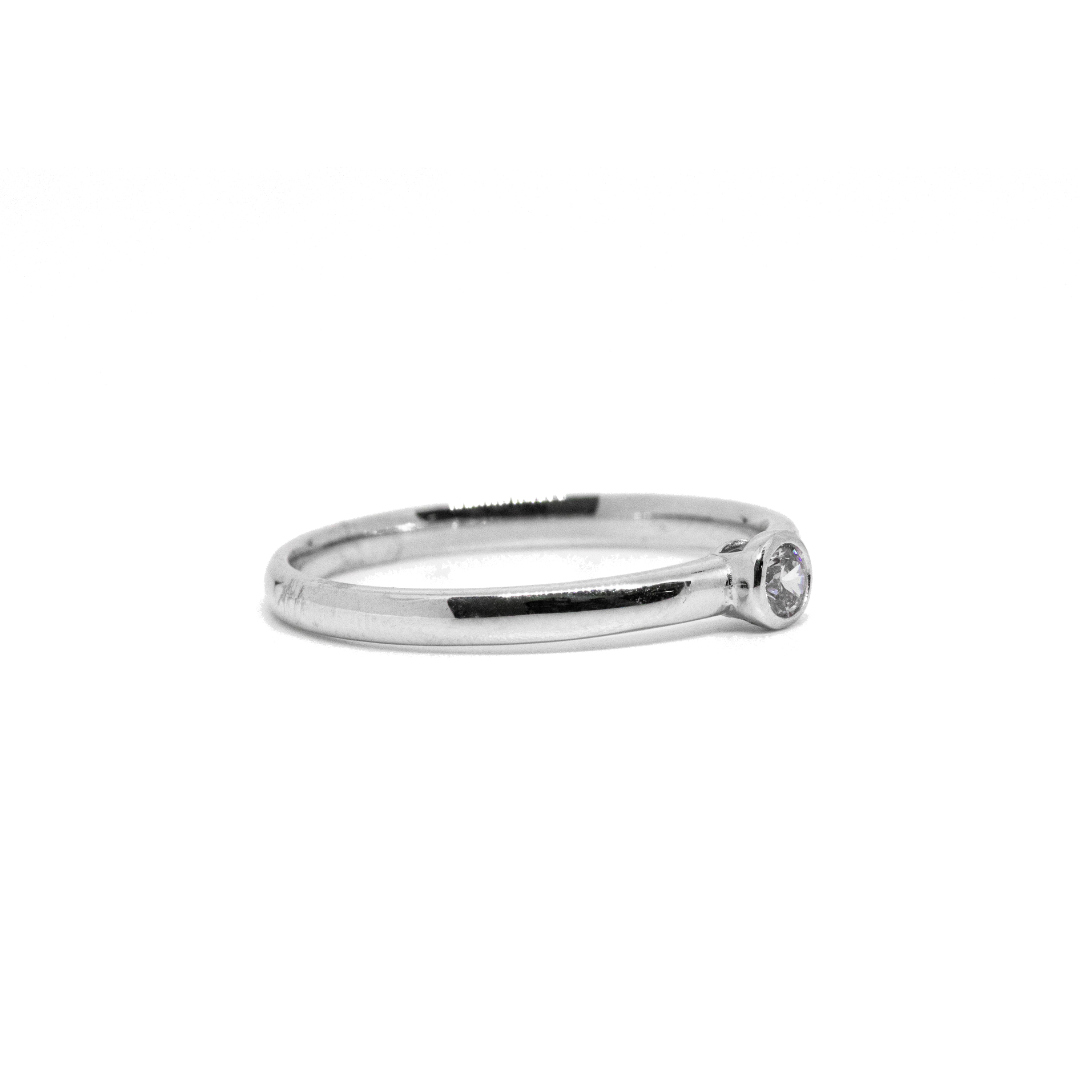 Anillo Solitario Chatón Oro Blanco 18K Circón