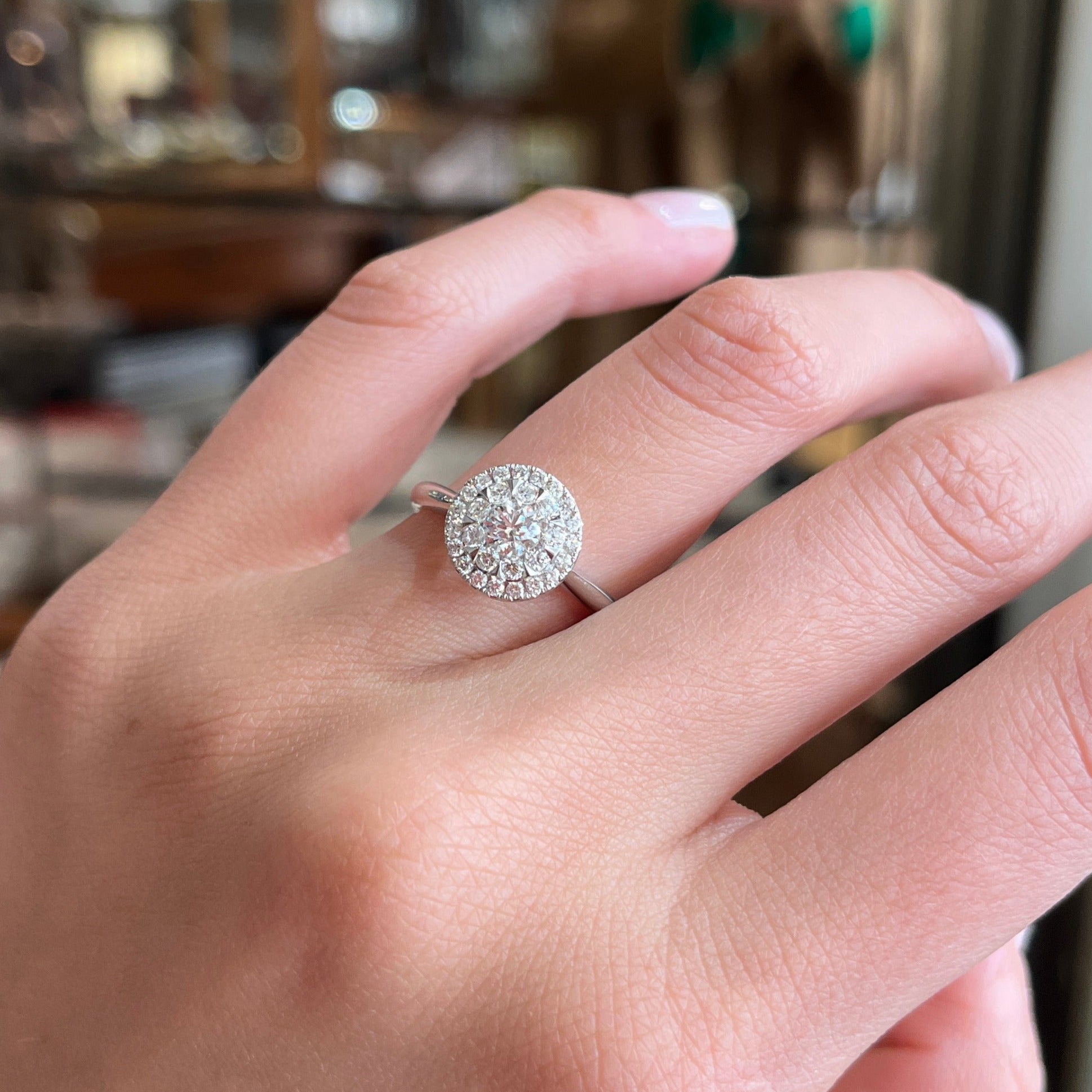 Anillo Roseta Diamantes Oro Blanco 18K