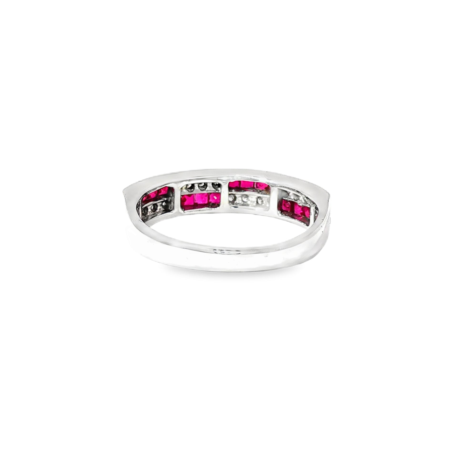 Anillo en Banda Oro Blanco 18K Rubí y Diamantes Naturales