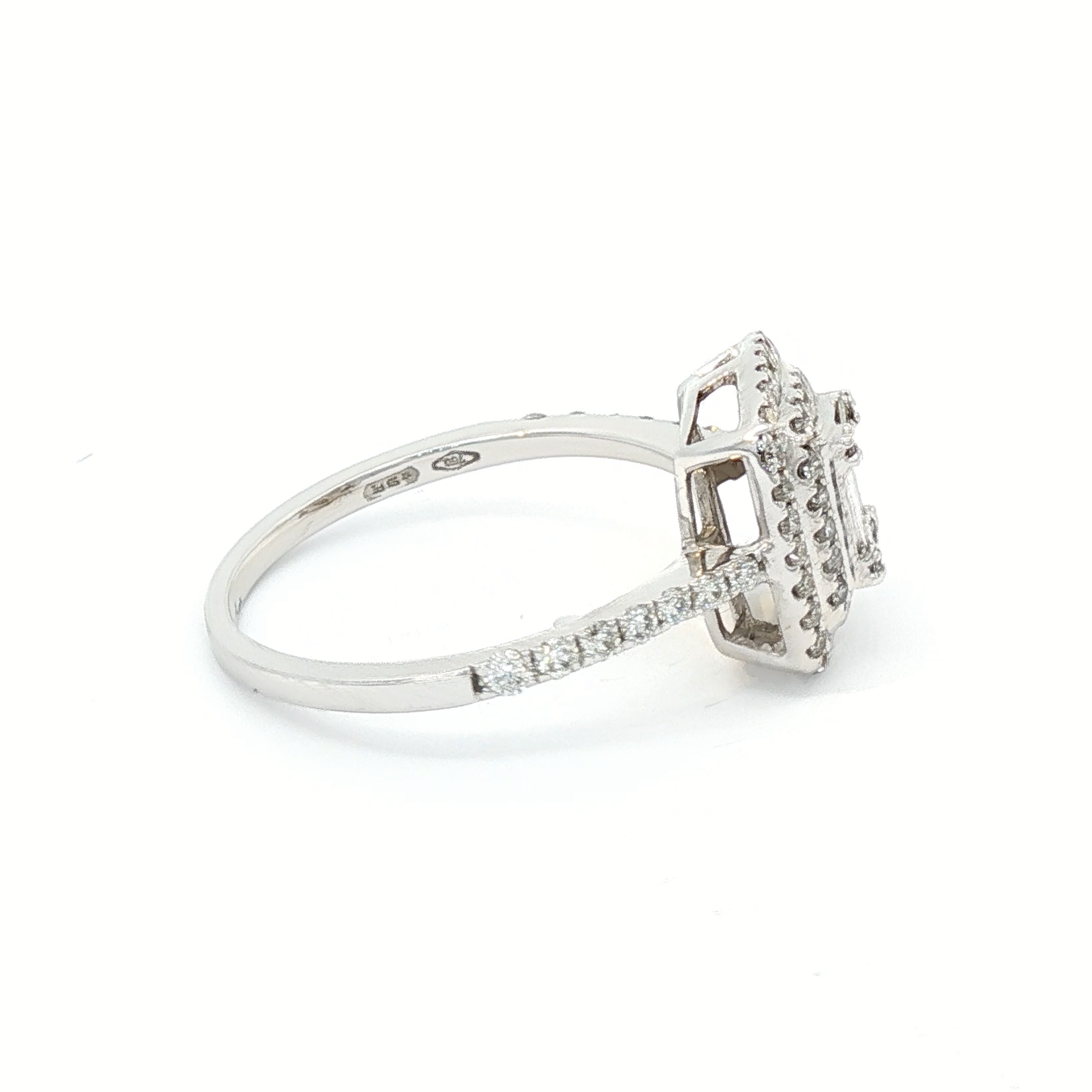 Anillo Diamante Oro blanco 18 Kilates Corte Baguette