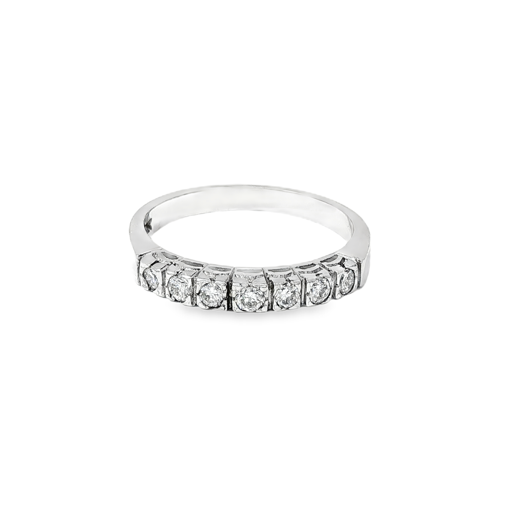 Anillo Medio Cintillo Diamantes Oro Blanco 18K