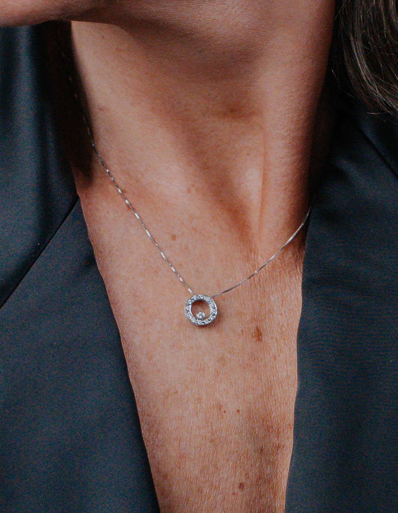 Collar Colgante Oro Blanco 18 K Círculo con Diamante