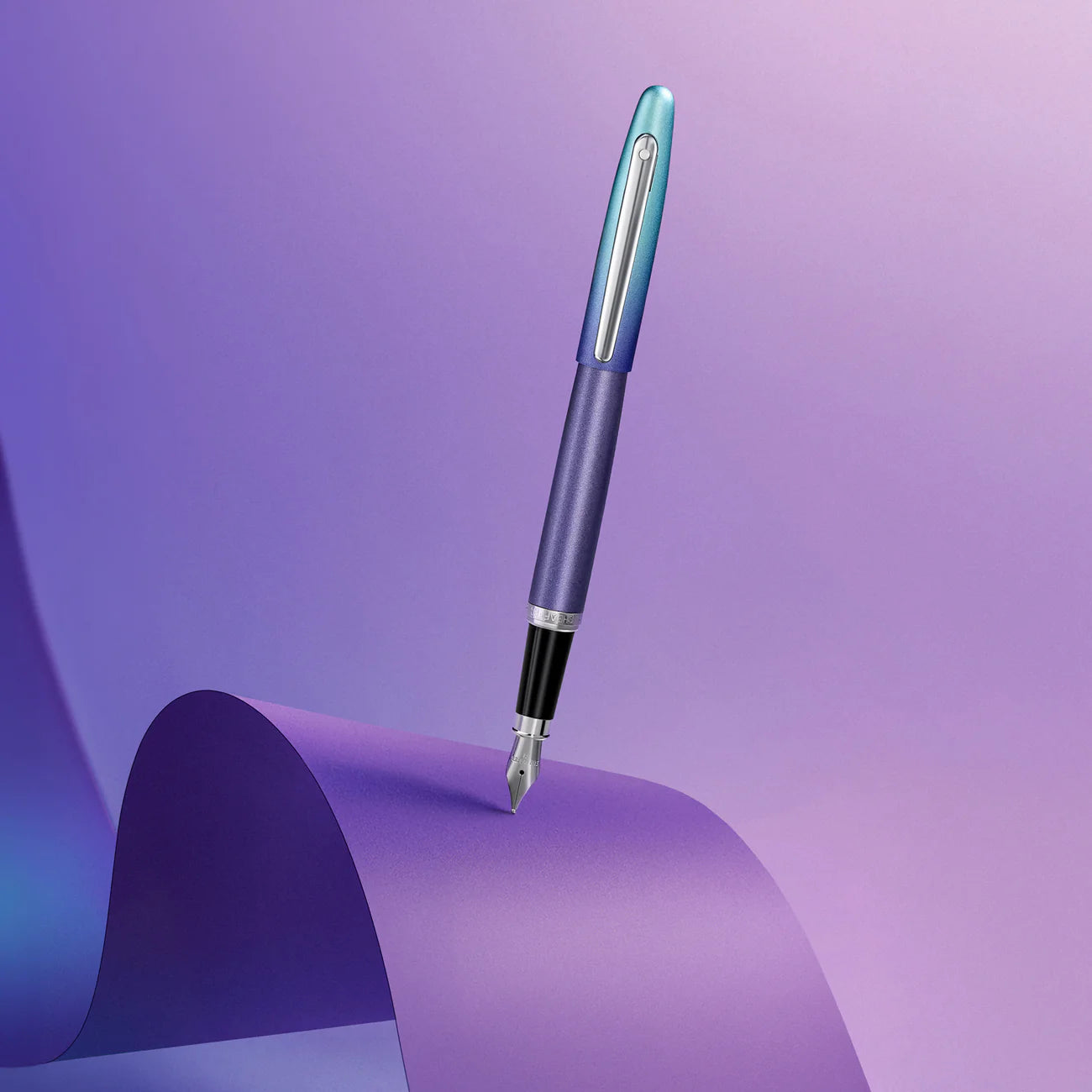 Pluma estilográfica Sheaffer VFM 9430 Expressions con degradado perlado azul y morado y detalles cromados