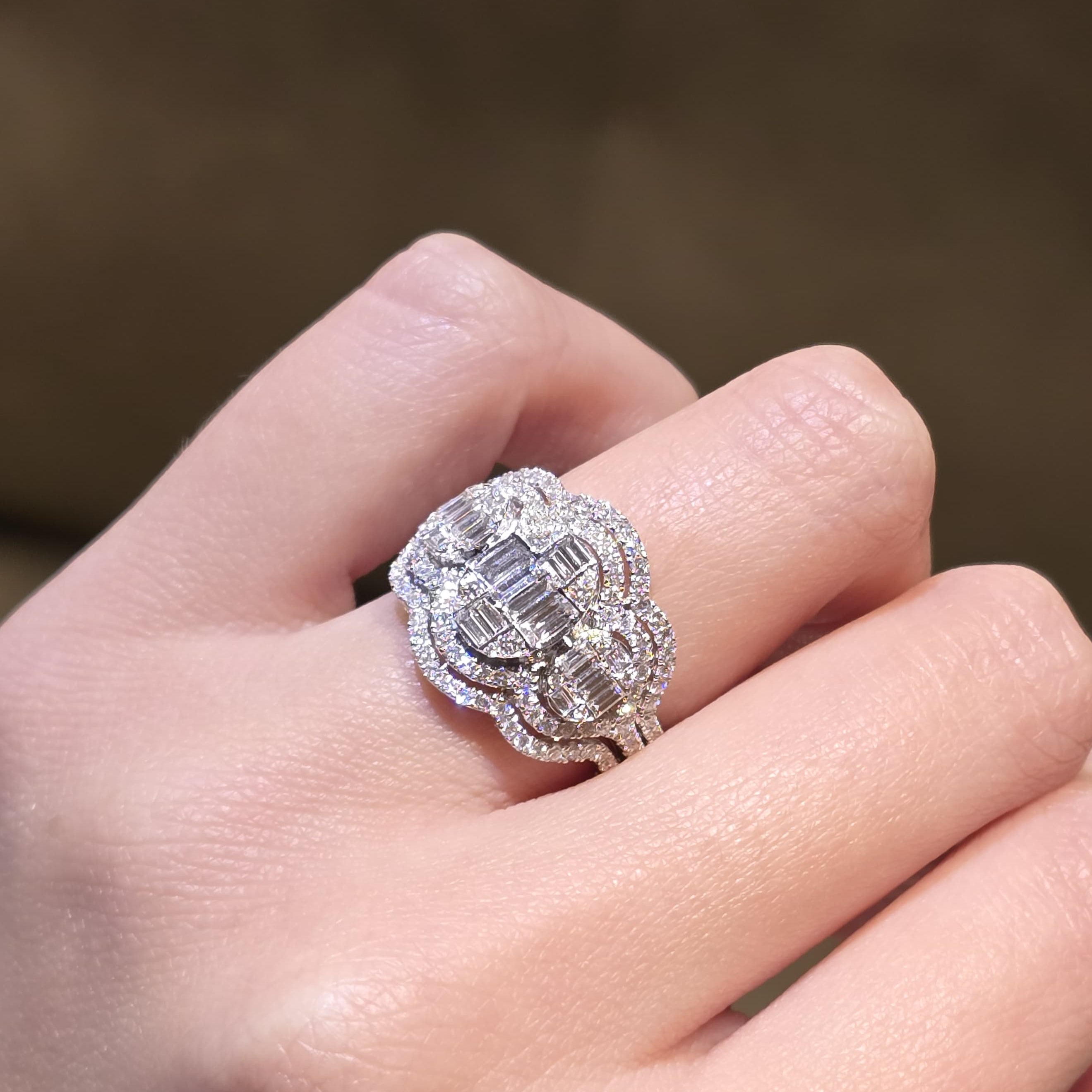 Anillo Tricillo estilo Vintage de Oro Blanco y Diamantes