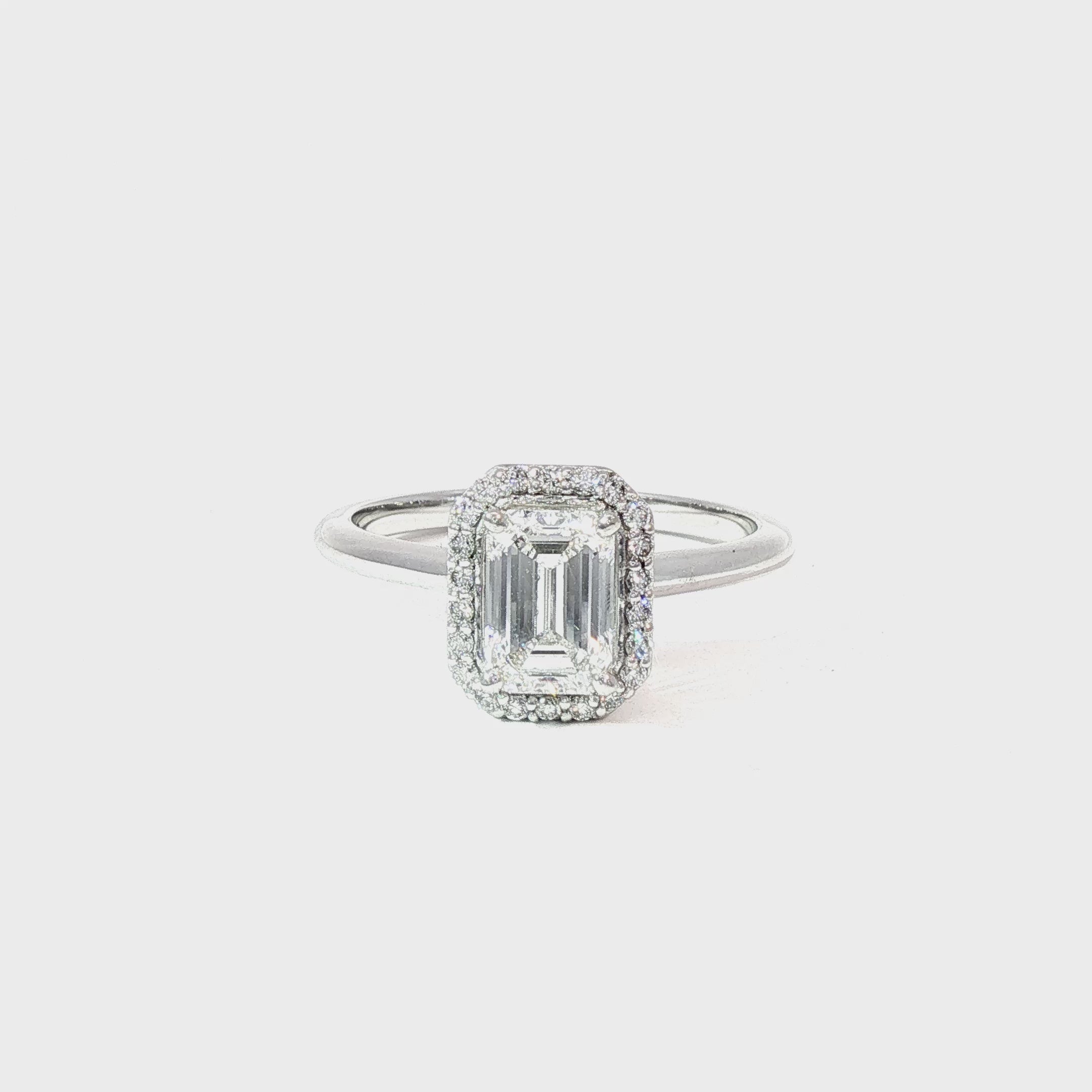 Anillo Halo Corte Esmeralda Oro Blanco 18K Diamantes de Laboratorio