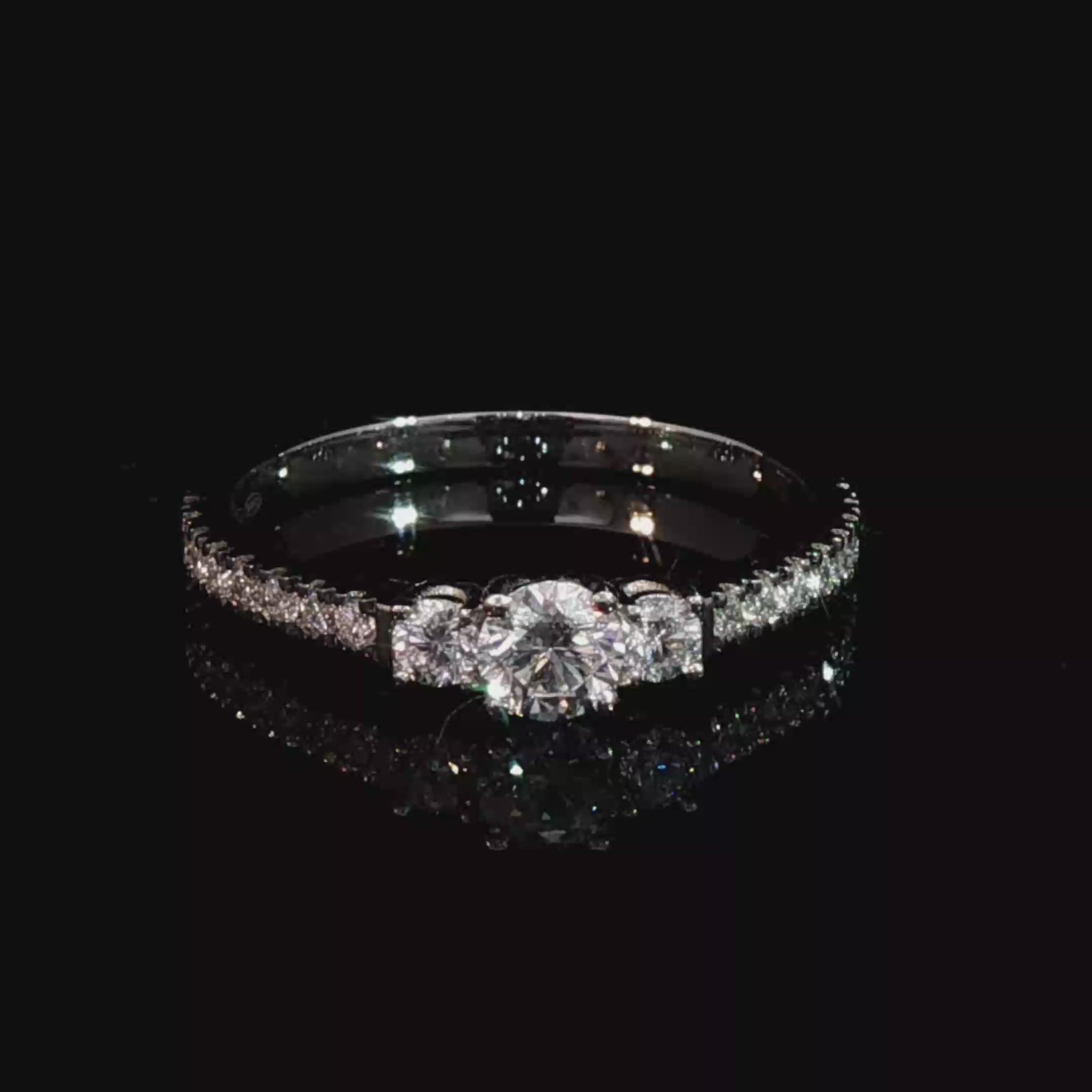 Anillo Tricillo Medio Cintillo Platino con Diamantes