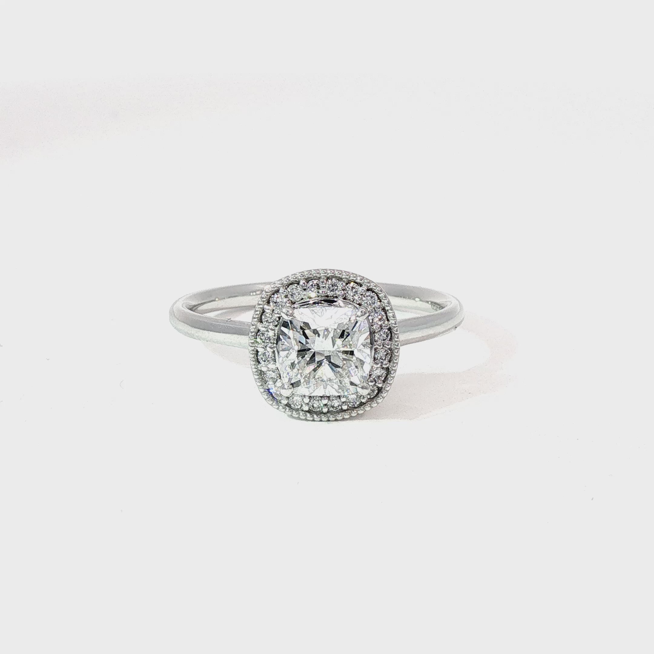 Anillo Halo de Oro Blanco 18K Diamantes de Laboratorio