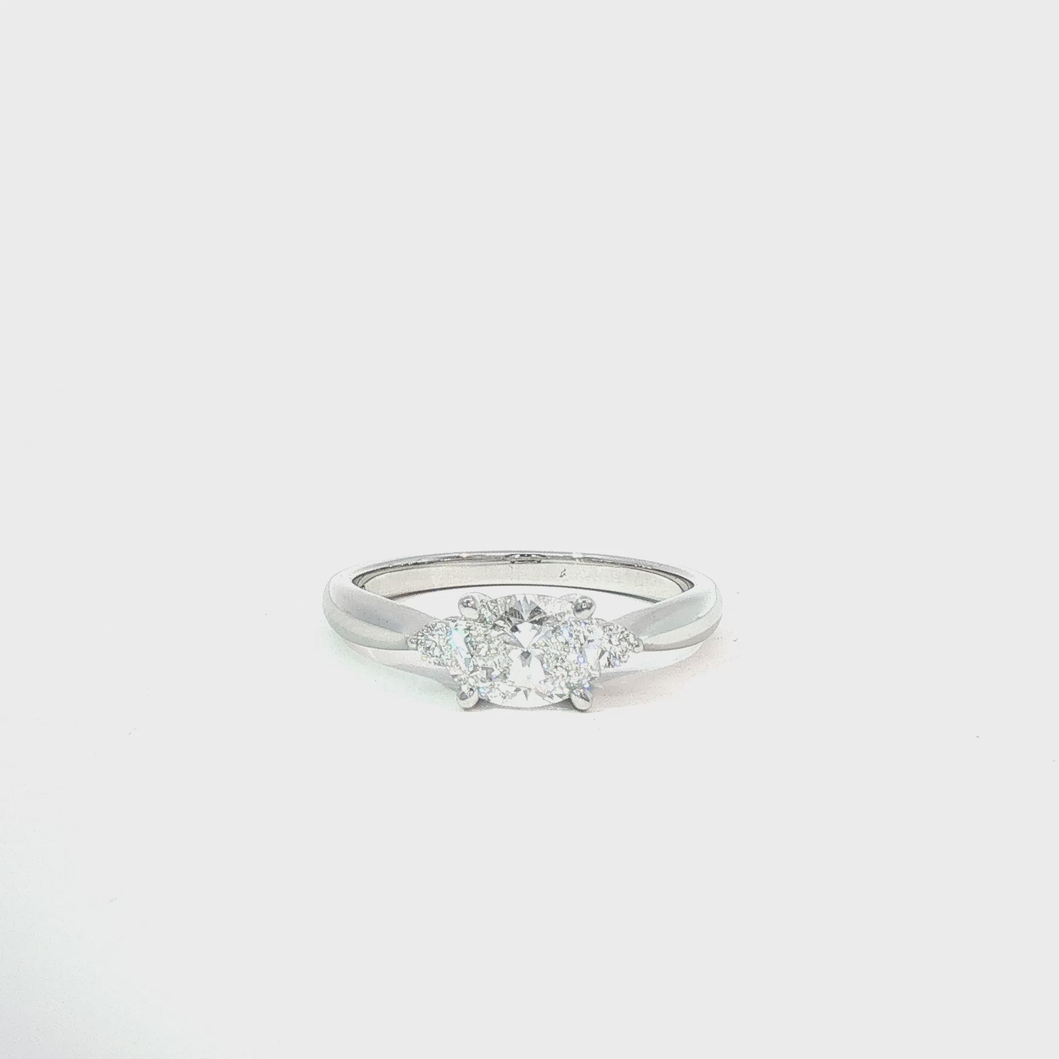 Anillo Tricillo Atemporal de Oro Blanco 18K Diamantes de Laboratorio