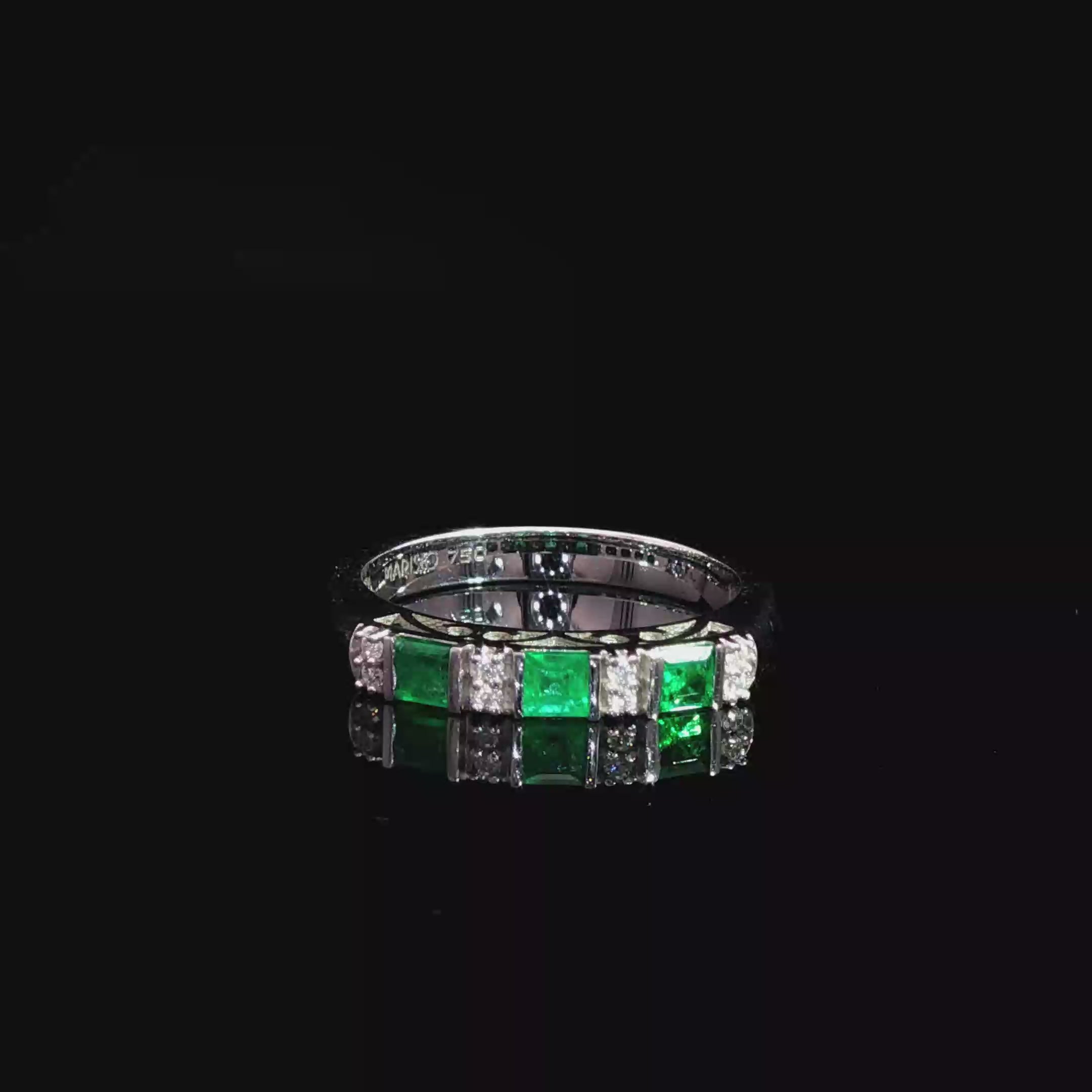 Anillo Oro Blanco Esmeralda y Diamante