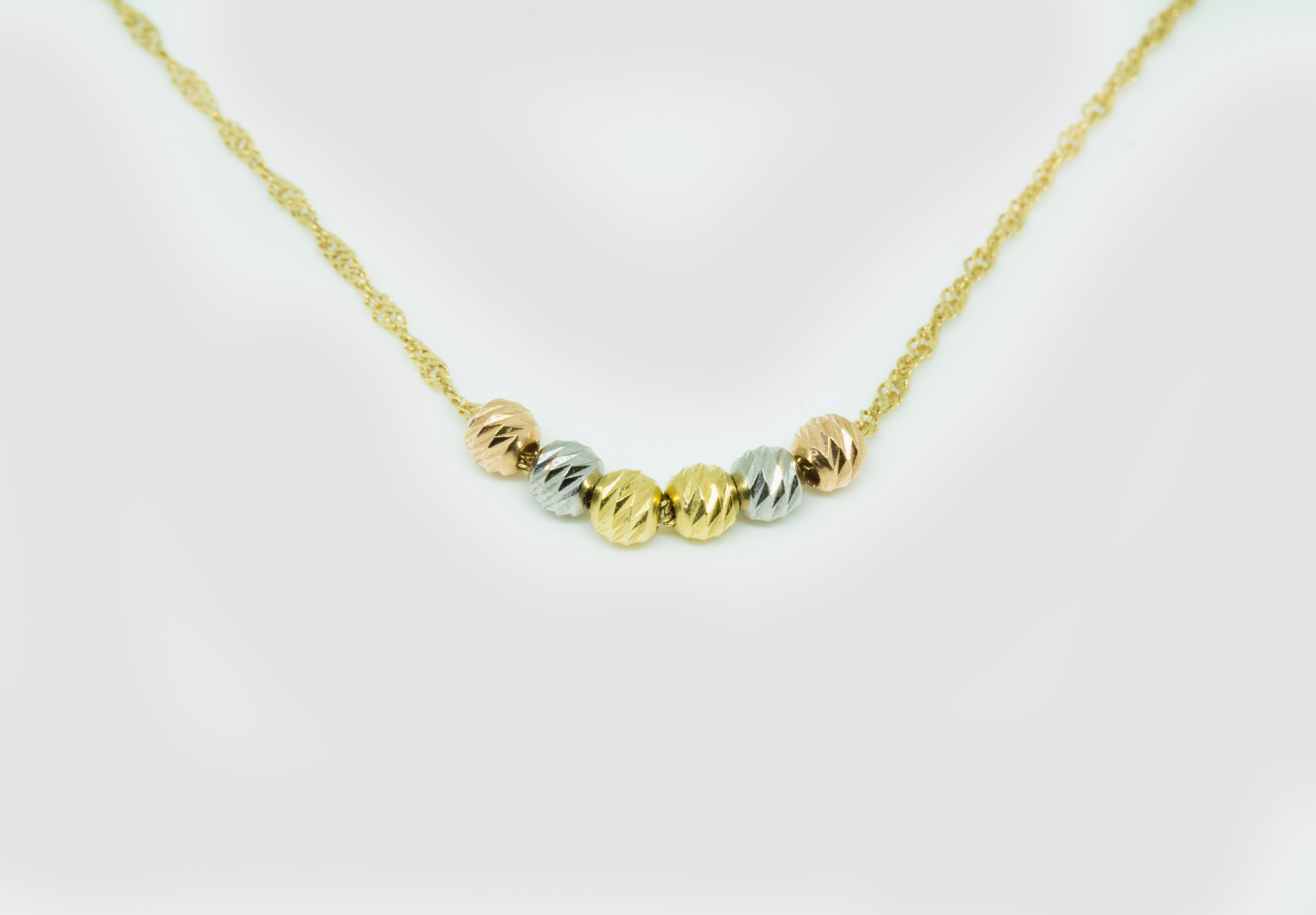 Collar Oro Amarillo 18K con colgantes tricolor de Oro Amarillo, Blanco y Rosa / A9515
